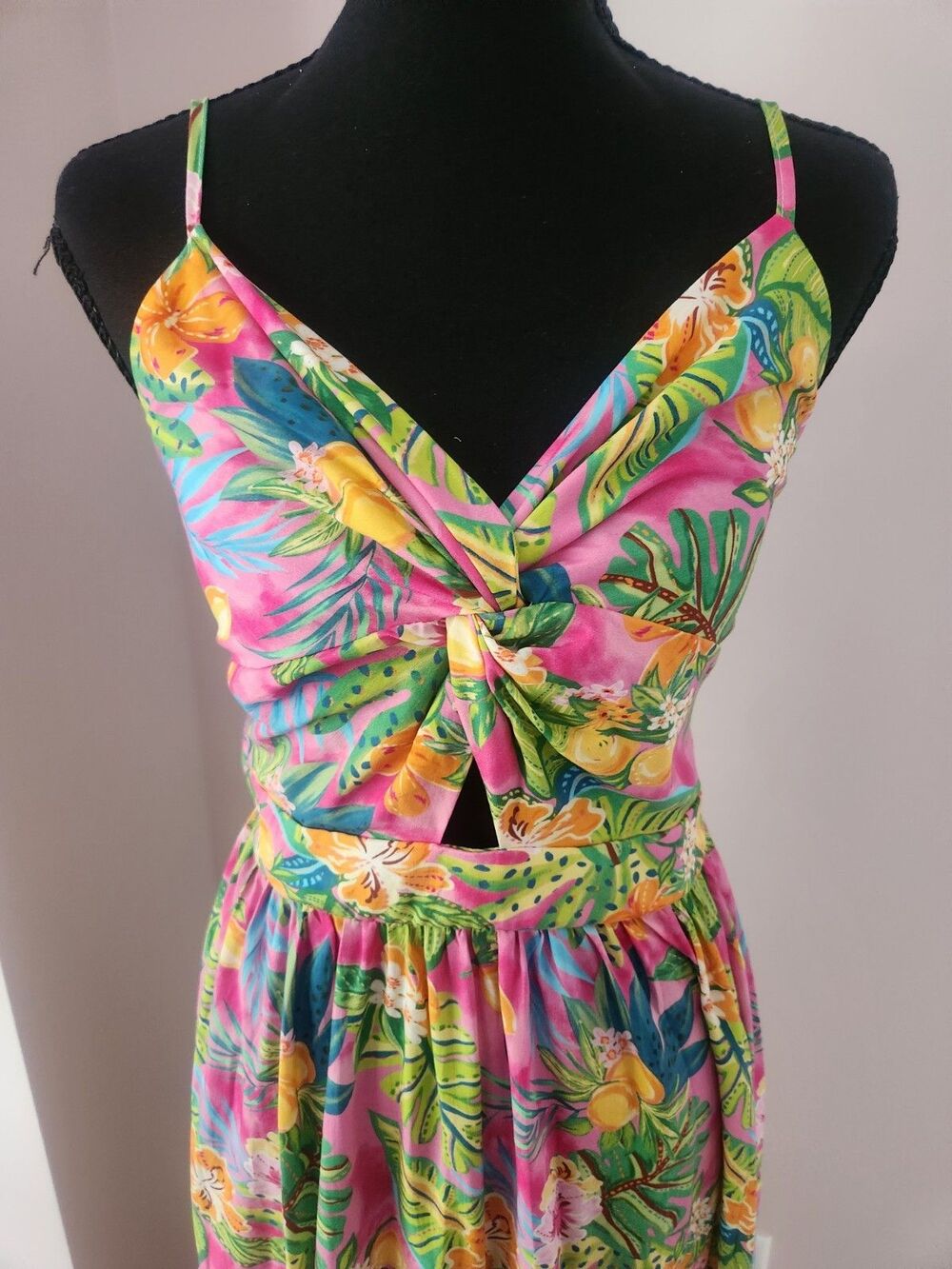 NWT CUPSHE Tropical Floral Maxi Dress Women’s Twist Keyhole Sleeveless - Medium - Picture 6 of 9